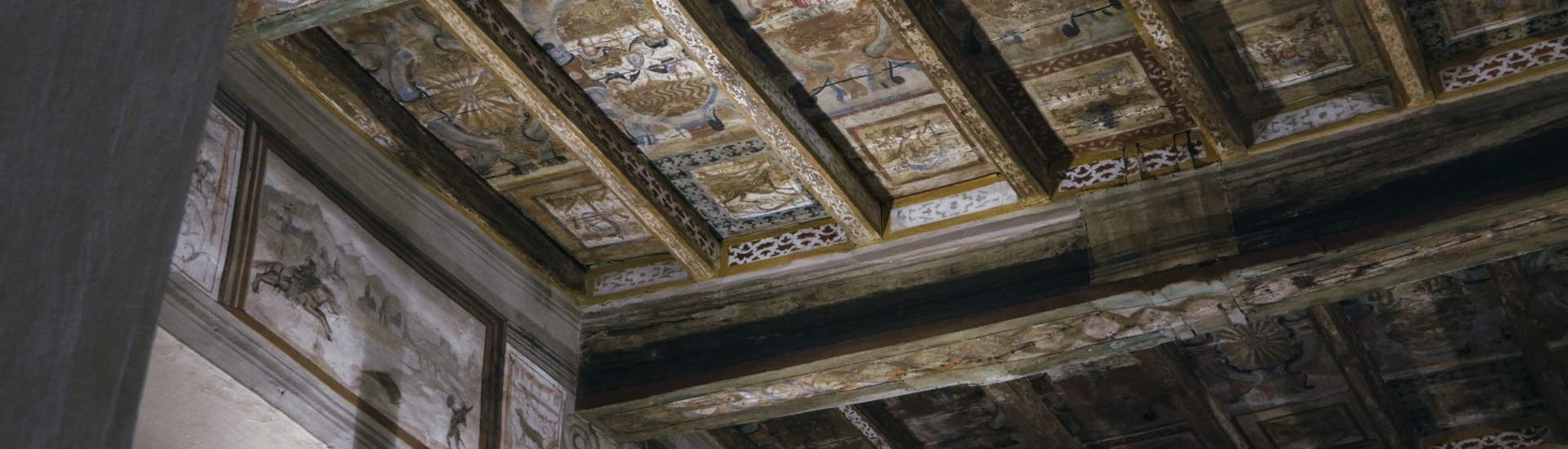 Castello di Levizzano Rangone - Dettaglio Sala dei Vescovi foto di: Francesco Ferrarini - Archivio comunale Castello di Levizzano Rangone - Dettaglio Sala dei Vescovi foto di: Francesco Ferrarini - Archivio comunale